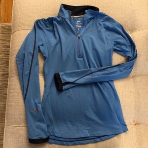 NIKE RUNNING | DRI-FIT quarter zip | light blue